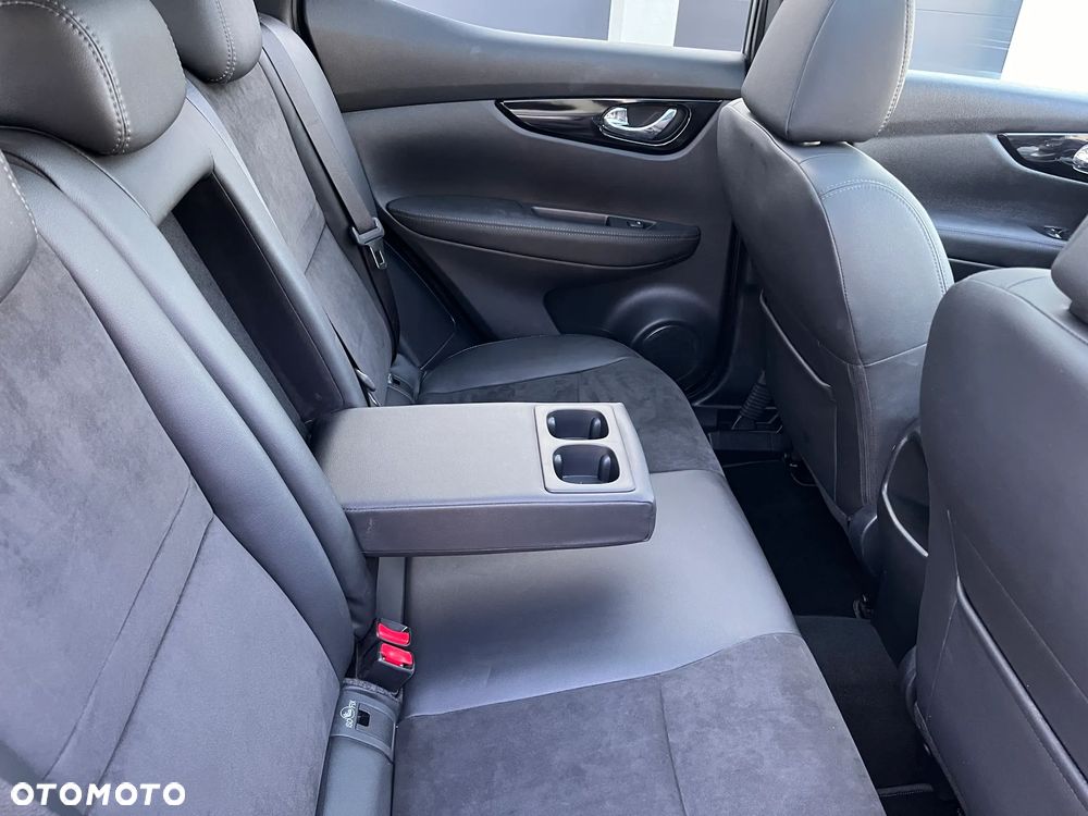 Nissan Qashqai 1.6 dCi Xtronic TEKNA+ - 18