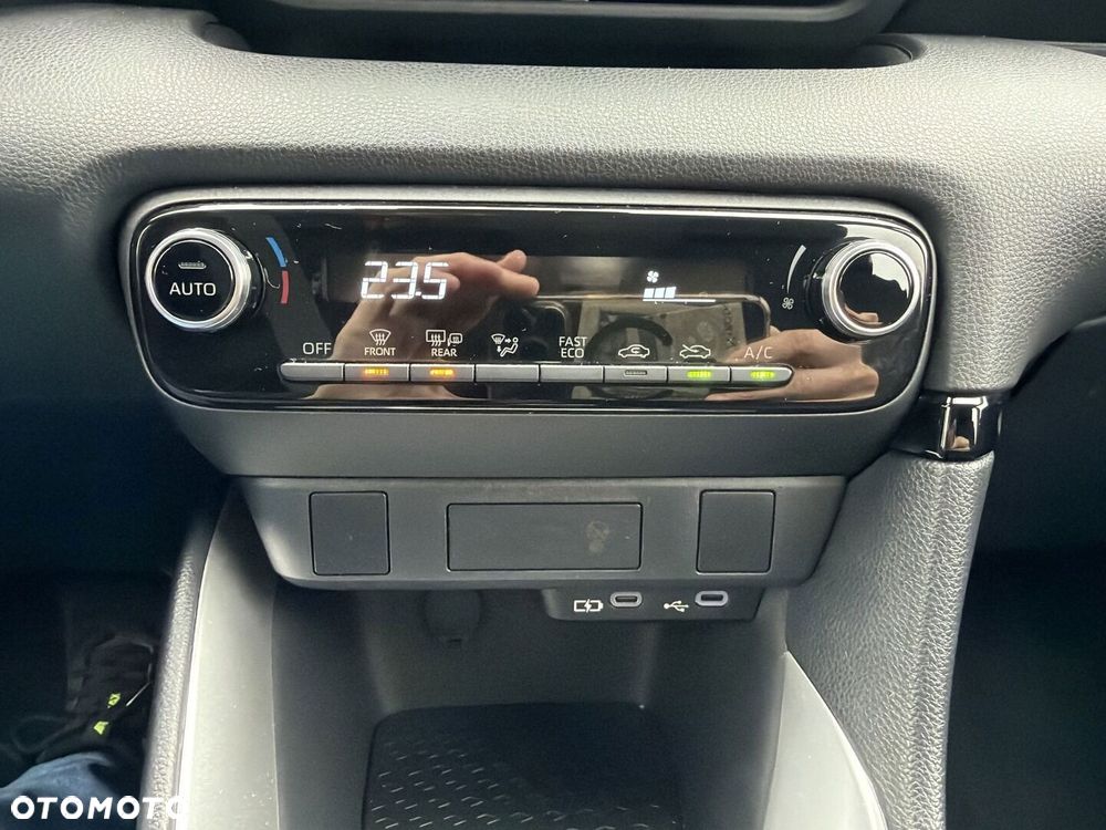 Toyota Yaris - 22