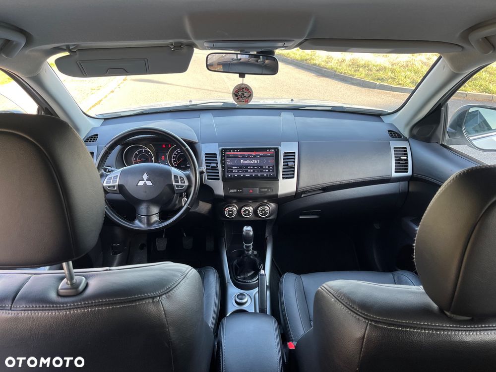 Mitsubishi Outlander 2.2 DID Intense + 4WD - 17
