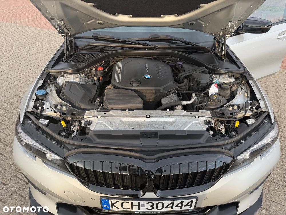 BMW Seria 3 320d xDrive mHEV sport - 9