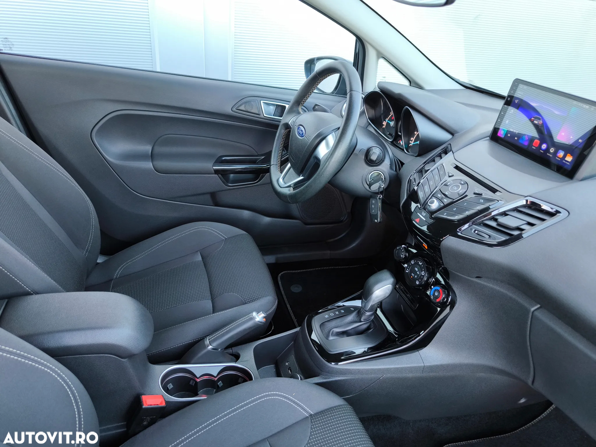Ford Fiesta 1.0 EcoBoost S&S Aut. TITANIUM X - 12