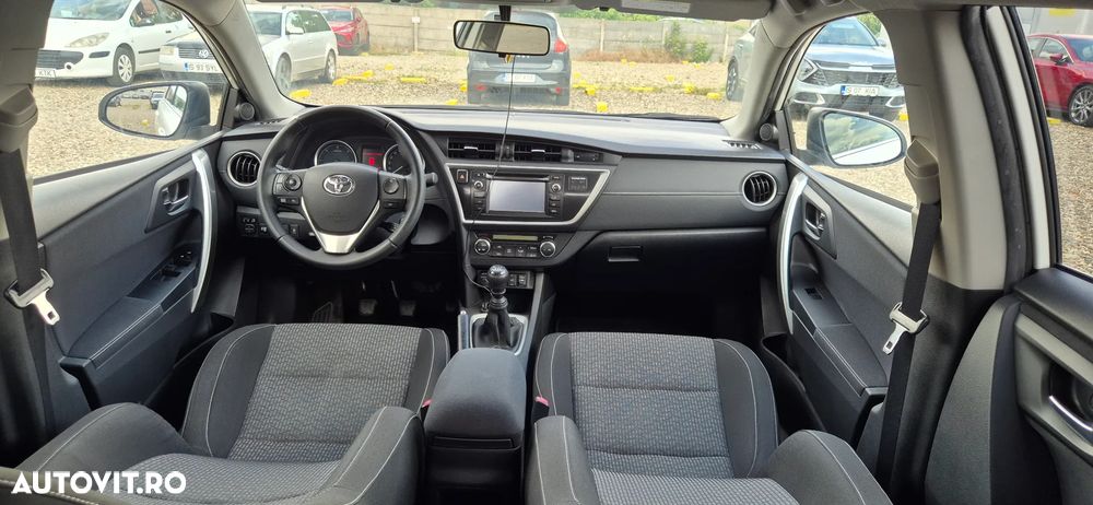 Toyota Auris - 12