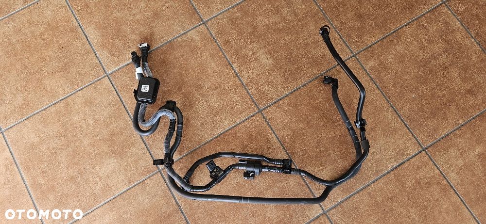 Przewód zawór paliwa Audi Vw Seat Skoda 1.5 TSI . 05E906052  04E133277A - 1