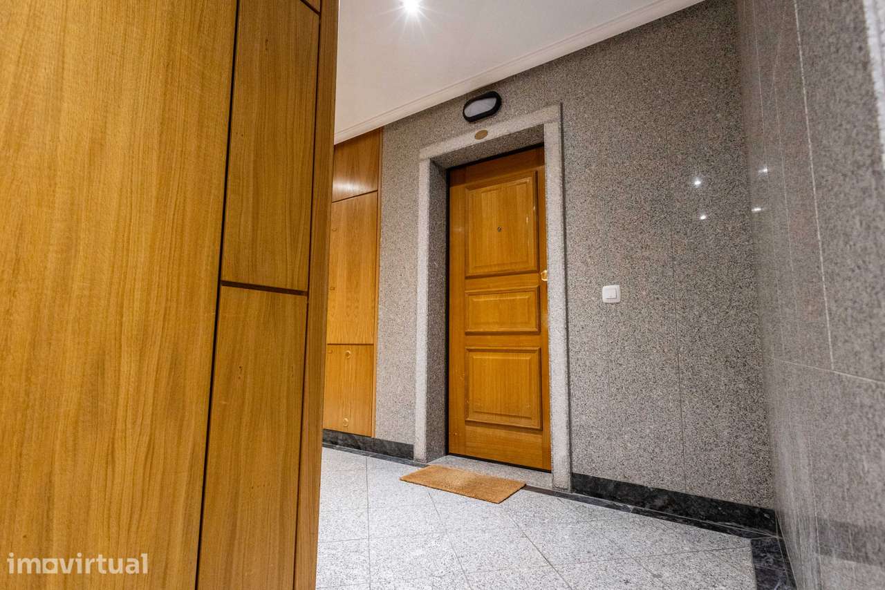 Apartamento T4 -  com excelentes acabamentos e  otimo estado! - Grande imagem: 4/28