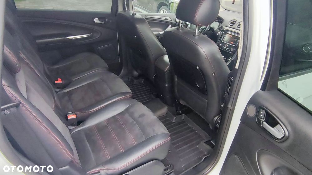 Ford S-Max 2.0 TDCi DPF Titanium - 13