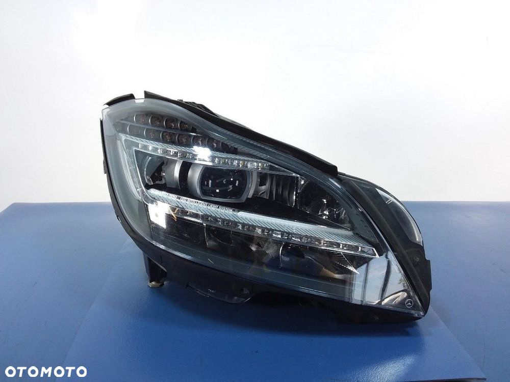 MERCEDES CLS W218 REFLEKTOR PRAWY FULL LED ILS UK ANGLIK A2188202859 - 1