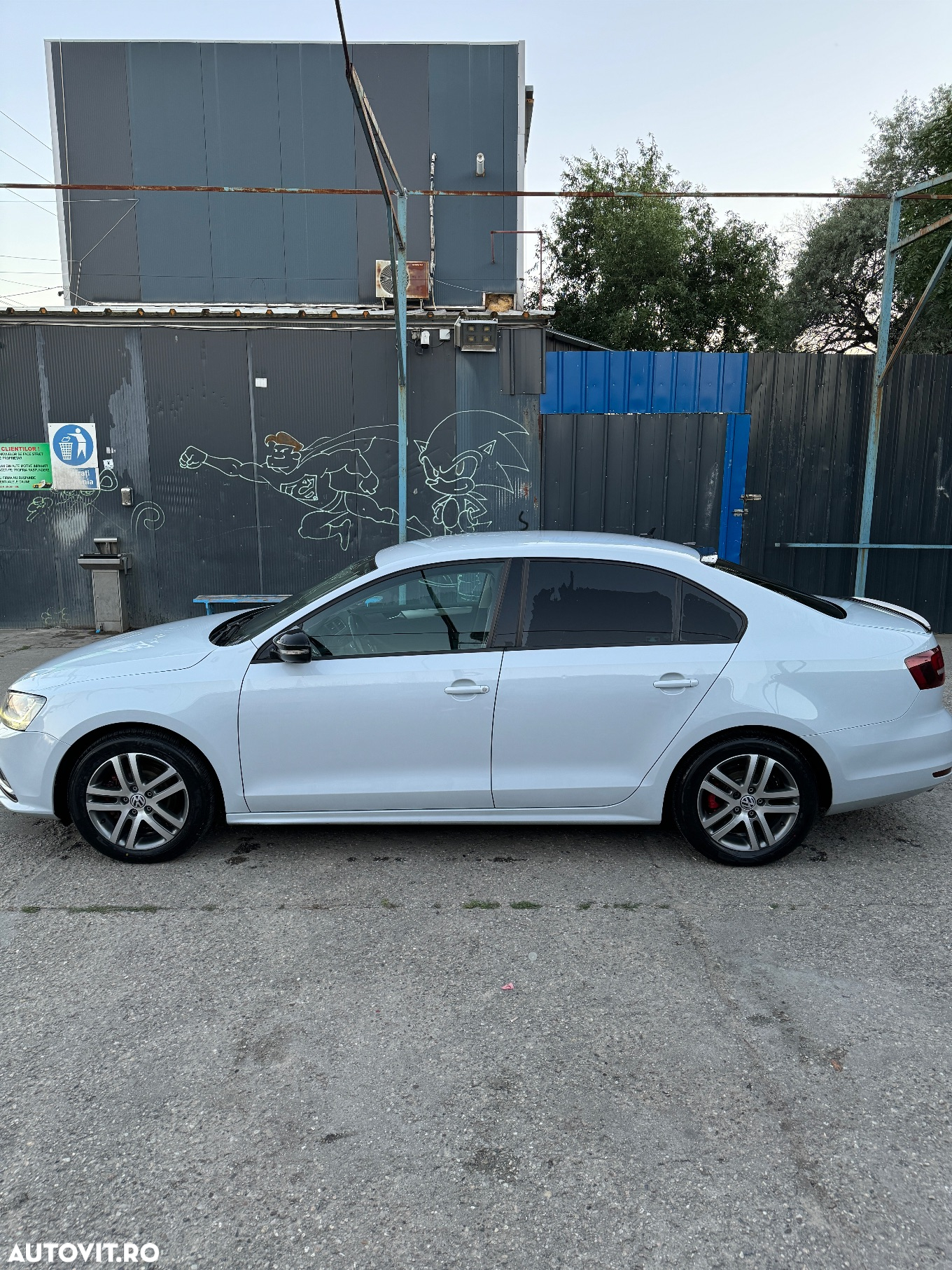 Volkswagen Jetta 2.0 TDI Comfortline - 9