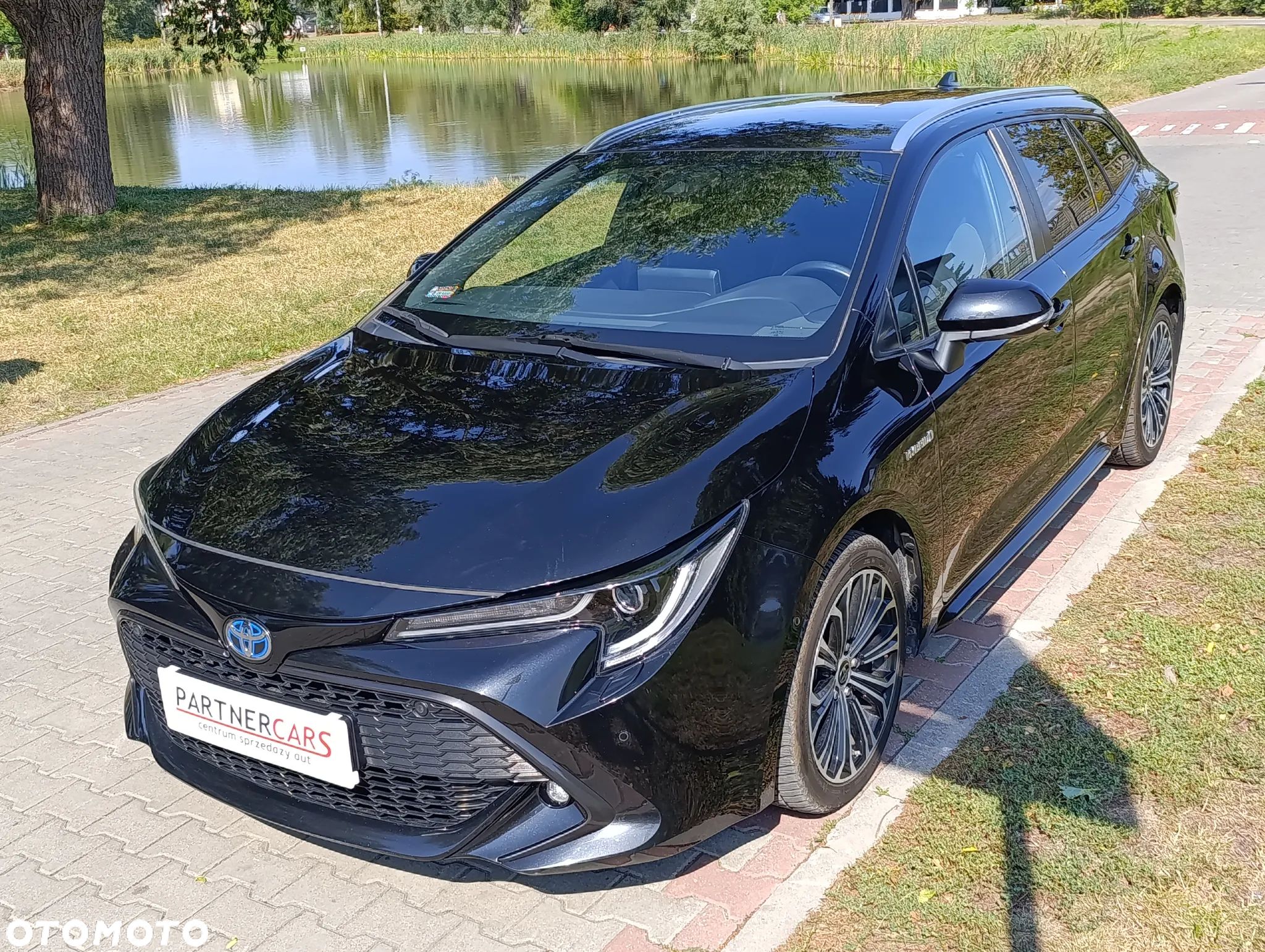 Toyota Corolla 1.8 Hybrid Comfort - 1