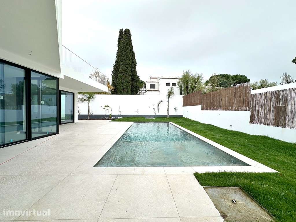 Moradia Exclusiva T4 com Piscina a Venda em Sesimbra - Grande imagem: 3/25