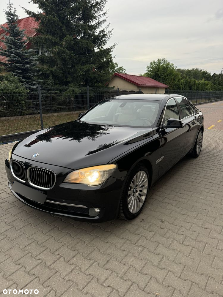 BMW Seria 7 740d xDrive - 25