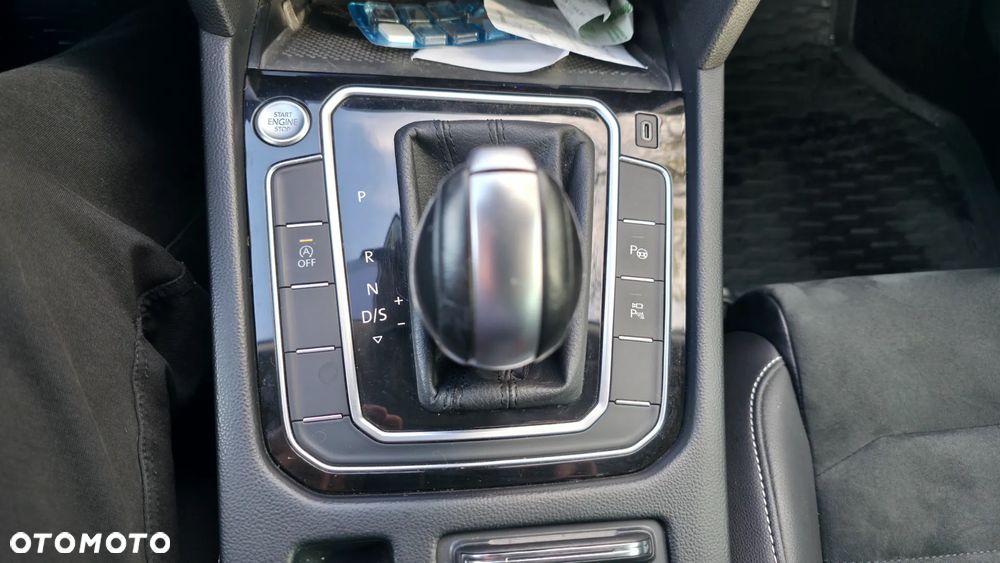 Volkswagen Passat 2.0 TDI SCR DSG Elegance - 30