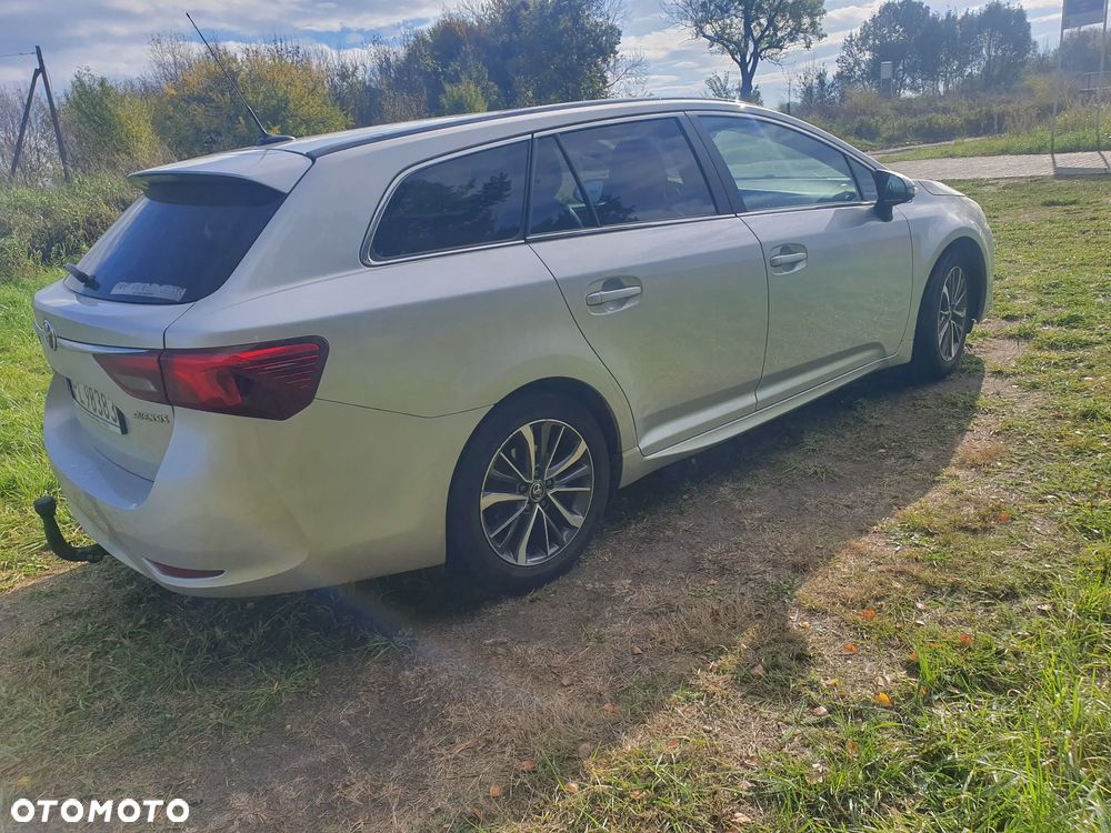 Toyota Avensis 2.0 D-4D Prestige - 12