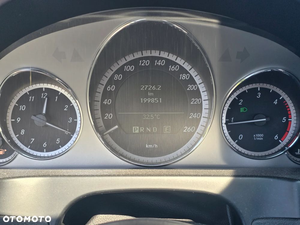 Mercedes-Benz Klasa E 250 CDI DPF BlueEFFICIENCY 7G-TRONIC Avantgarde - 13