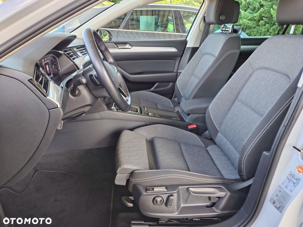 Volkswagen Passat - 17