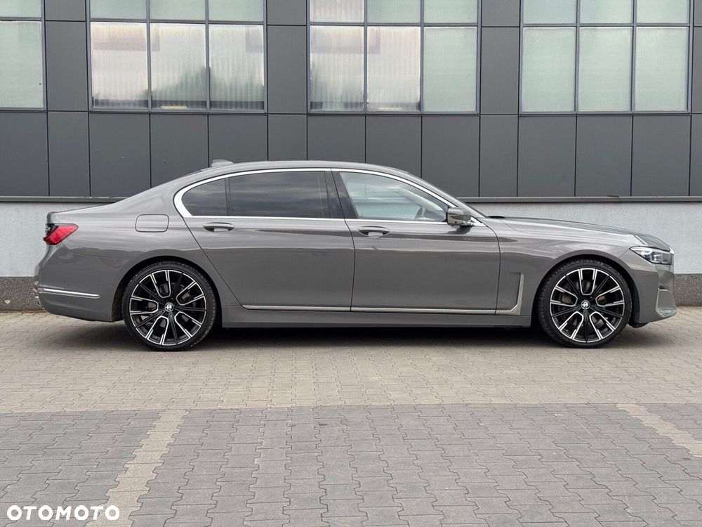 BMW Seria 7 - 8