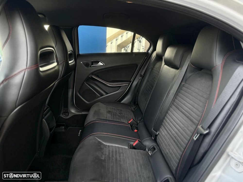 Mercedes-Benz A 180 d AMG Line - 14