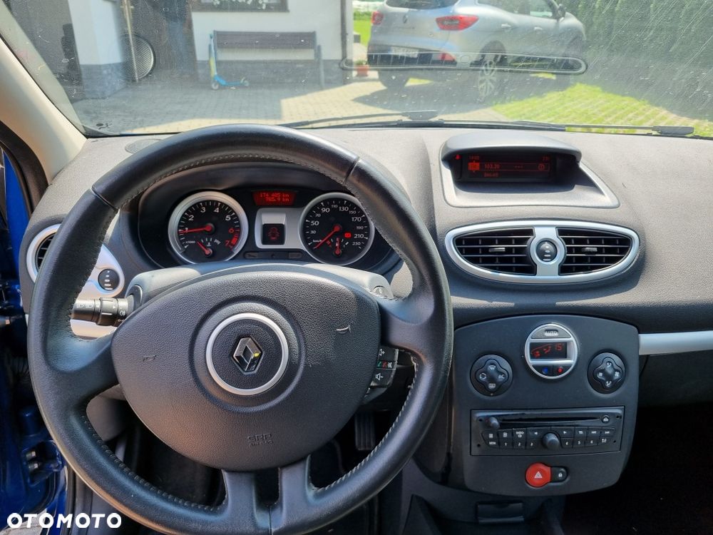 Renault Clio - 8