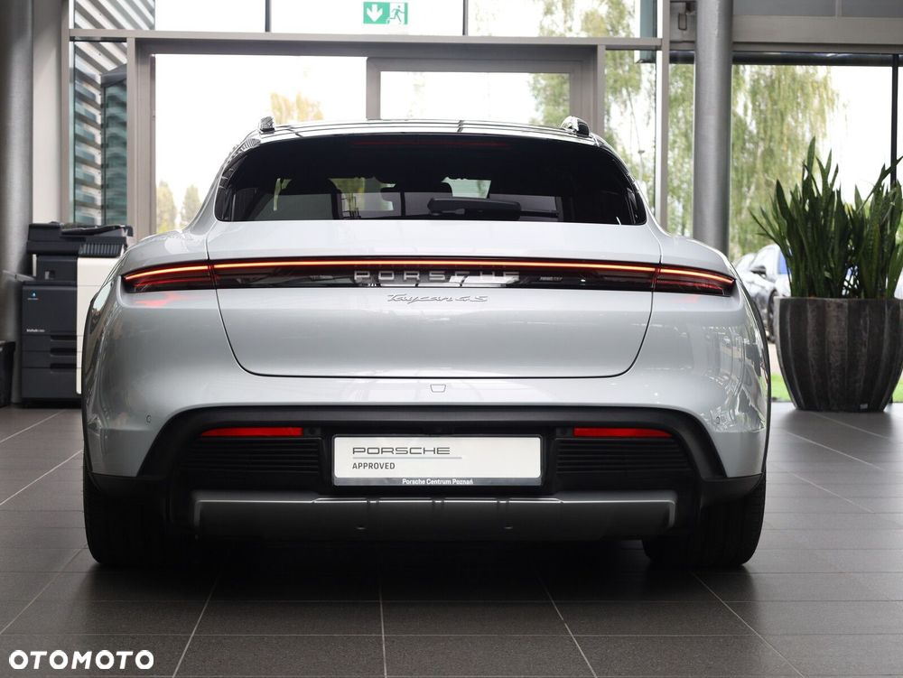 Porsche Taycan - 7