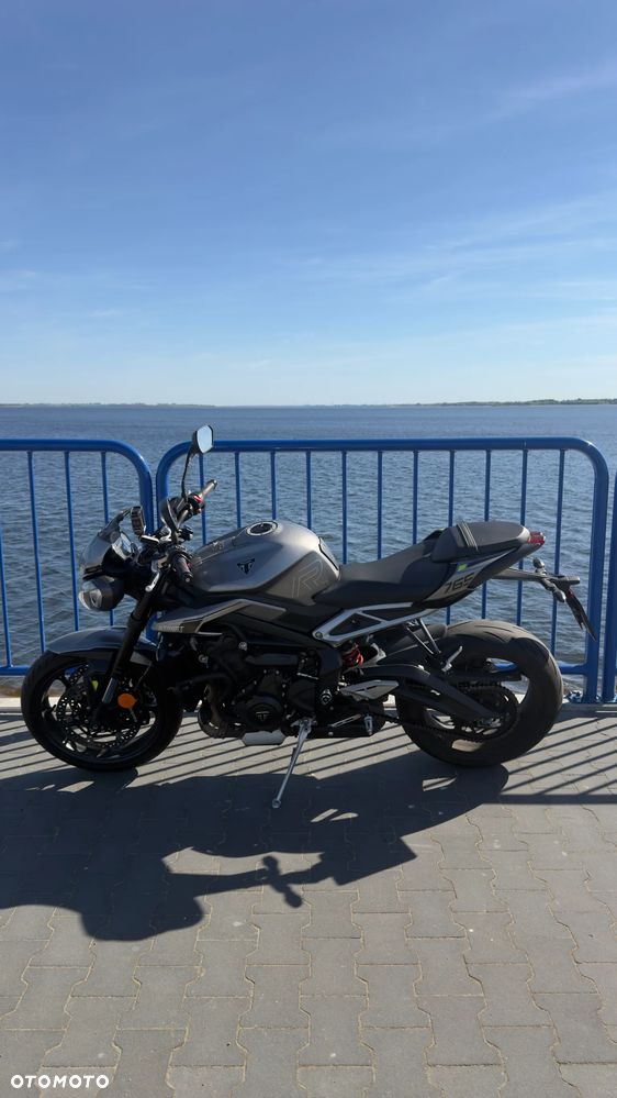 Triumph Street Triple - 1
