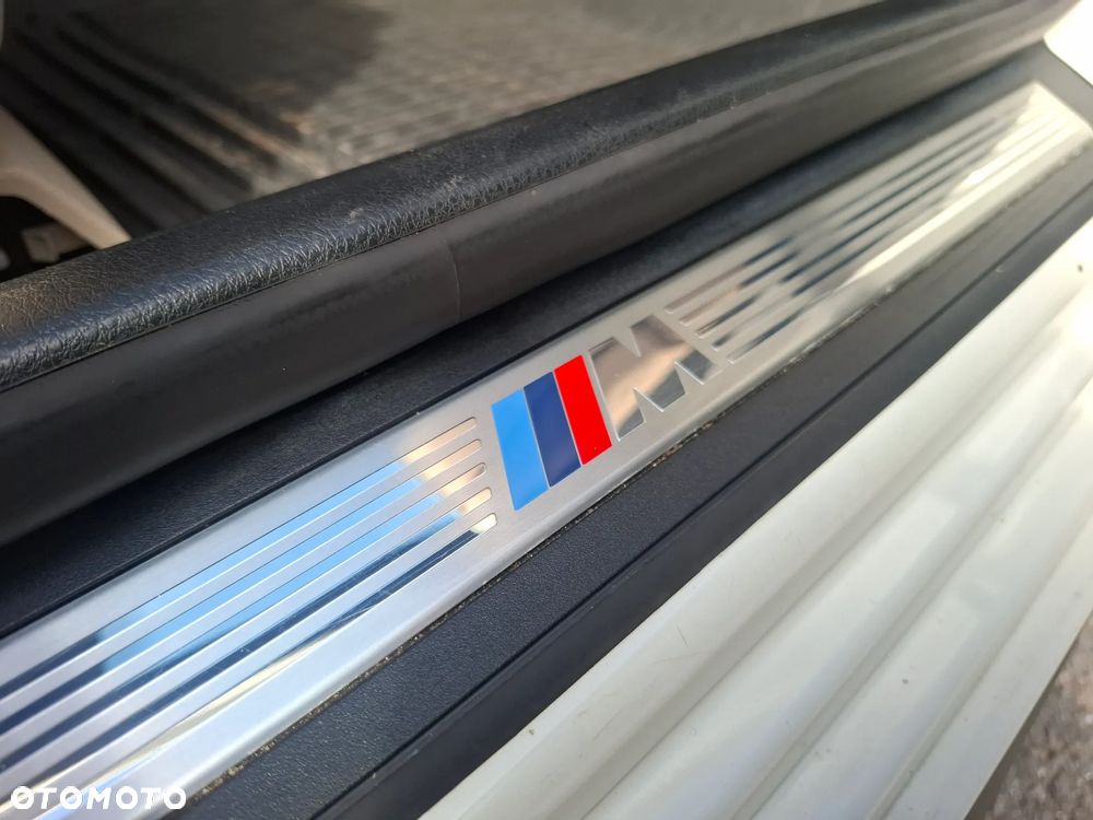 BMW Seria 5 535i xDrive Sport-Aut - 22