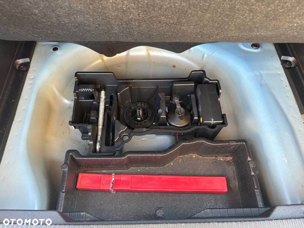Peugeot 2008 1.2 PureTech Allure Pack S&S EAT8 - 16