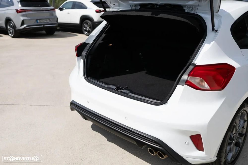 Ford Focus 1.0 EcoBoost S&S ST-LINE - 33