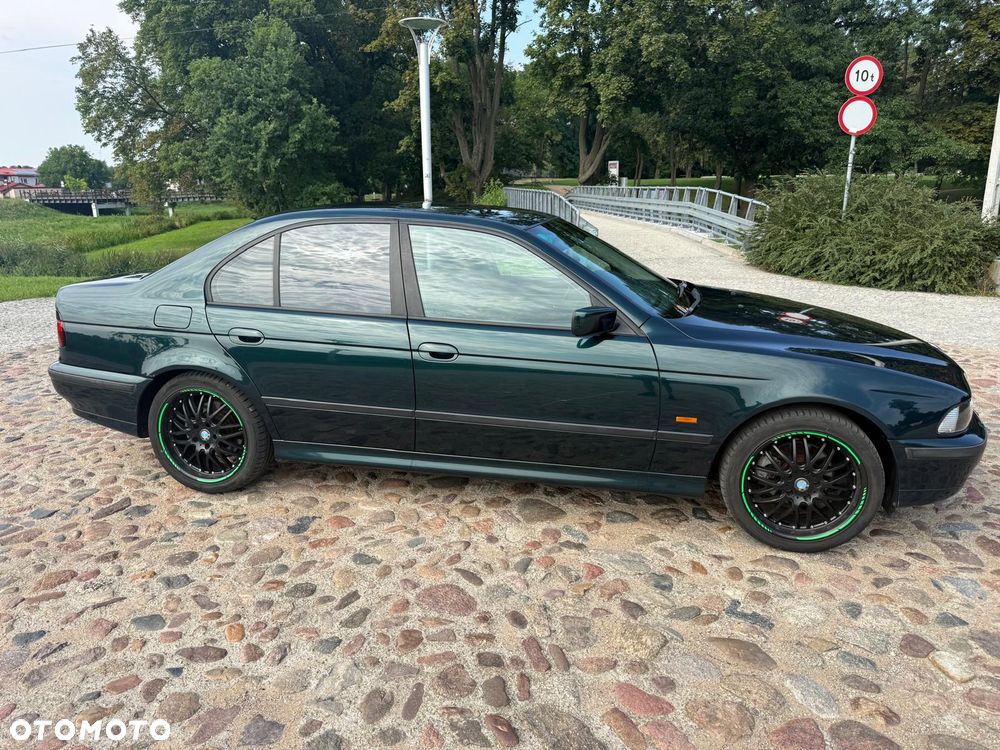 BMW Seria 5 528i - 5