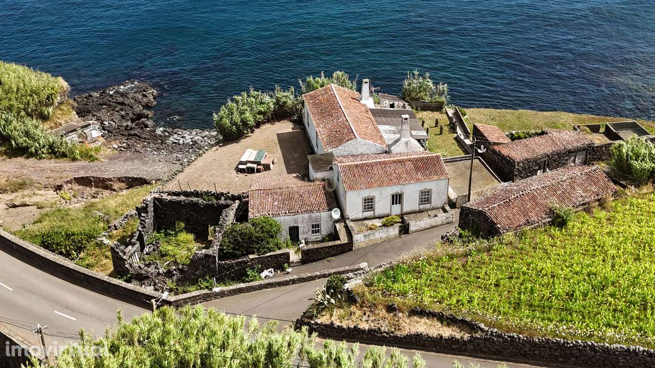 Moradia e terreno junto ao Mar em São Mateus - Praia da Graciosa - Grande imagem: 4/5