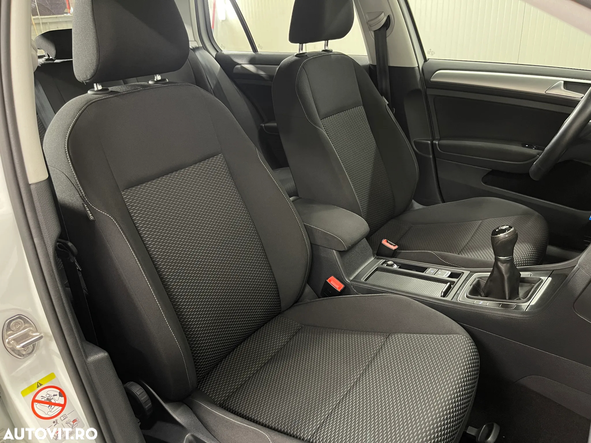 Volkswagen Golf 1.6 TDI Trendline - 9