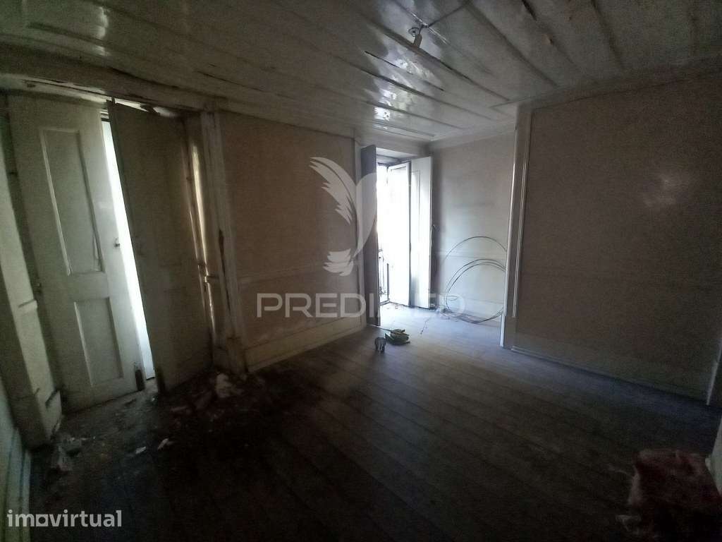 Prédio para habitação e comércio no centro de Lisboa (Alcântara) - Grande imagem: 5/36