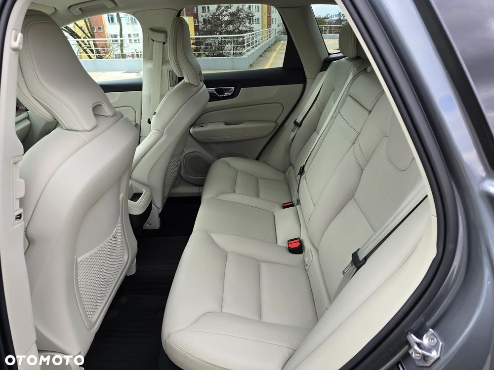 Volvo XC 60 T5 AWD Geartronic Momentum - 17