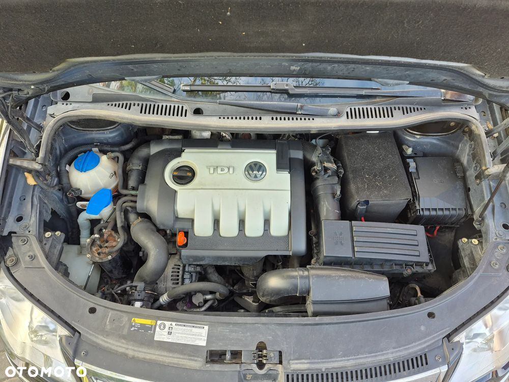 Volkswagen Touran 2.0 TDI DPF BlueMotion Technology DSG Comfortline - 19