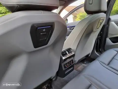 BMW i5 eDrive40 Edição Desportiva M - 31