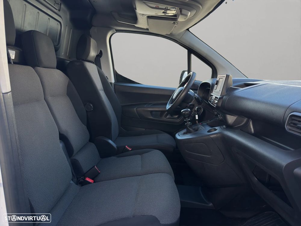 Toyota Proace City 1.5 D-4D 3 L 1 L - 16