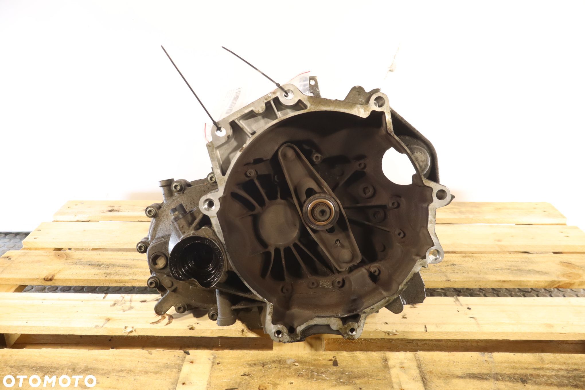 SKRZYNIA BIEGÓW 5 BIEGOWA VOLKSWAGEN POLO IV 1.2 - 1