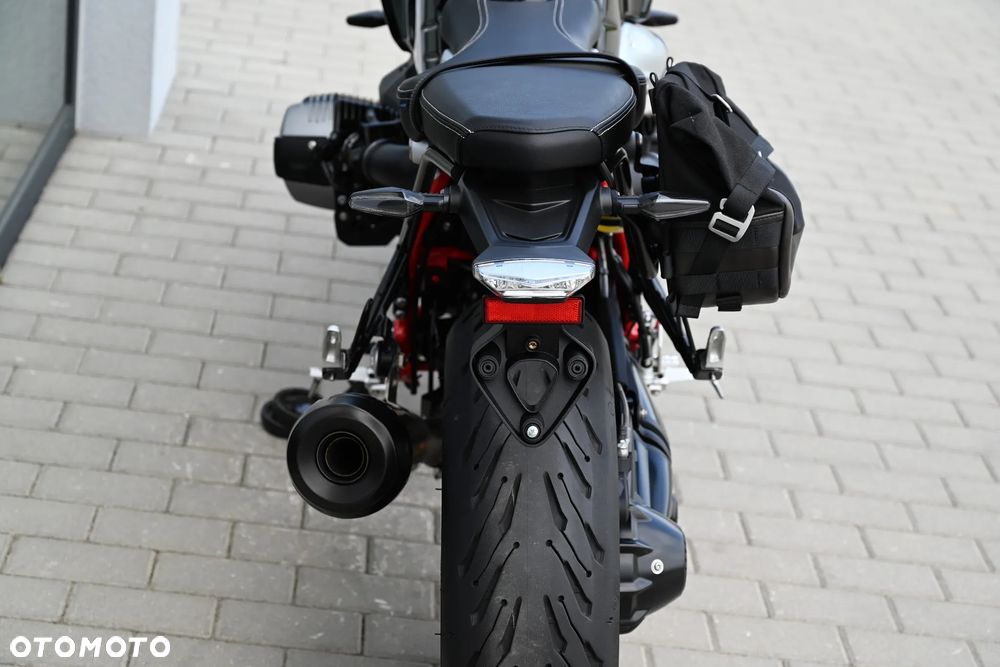 BMW R - 8