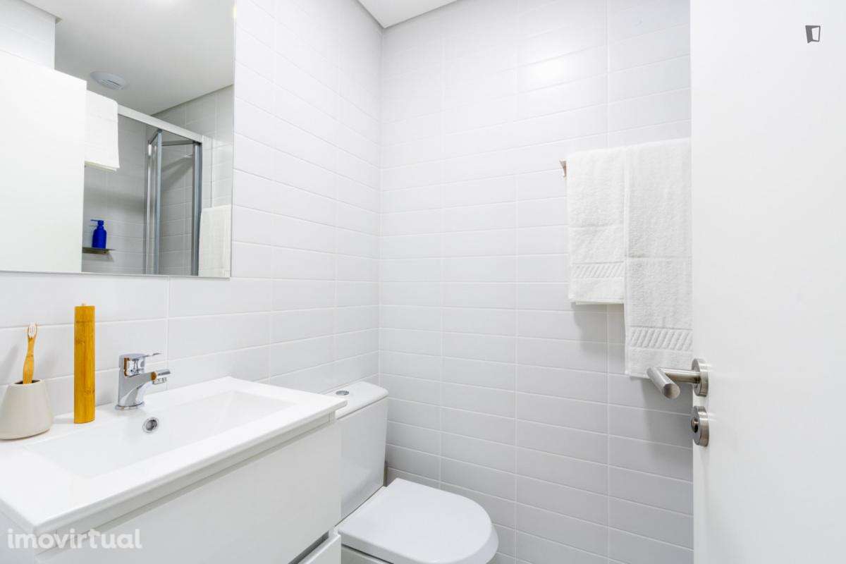 Quarto - localizado em Benfica Lisbon - Grande imagem: 4/4