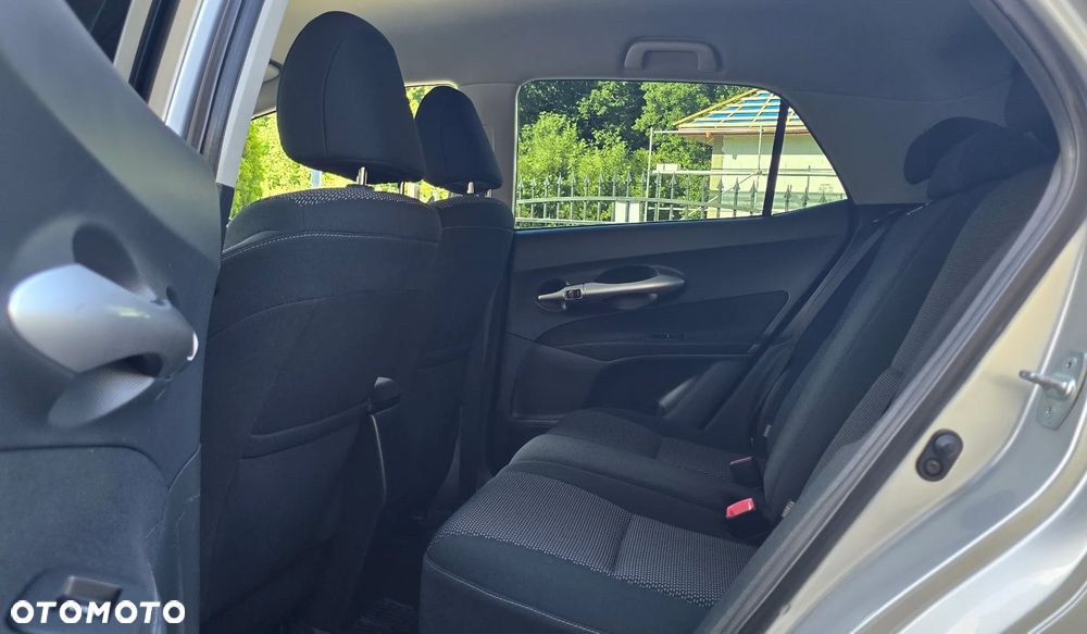 Toyota Auris 1.6 Prestige - 12