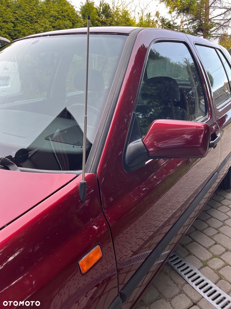 Volkswagen Golf 1.8 GL Syncro - 25
