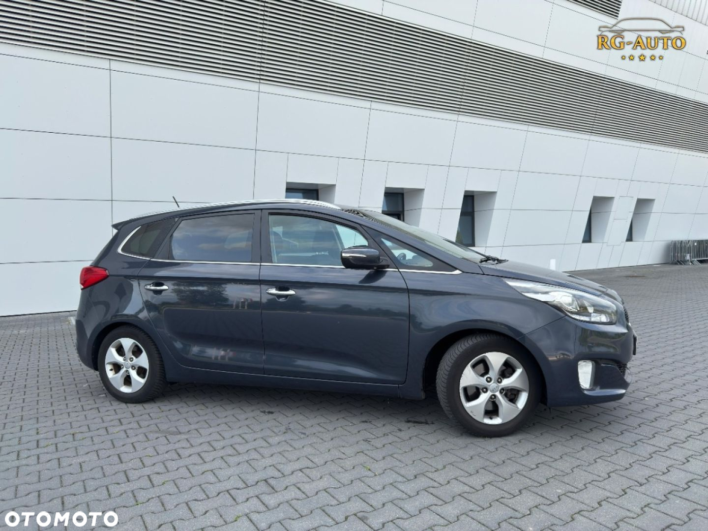 Kia Carens - 6