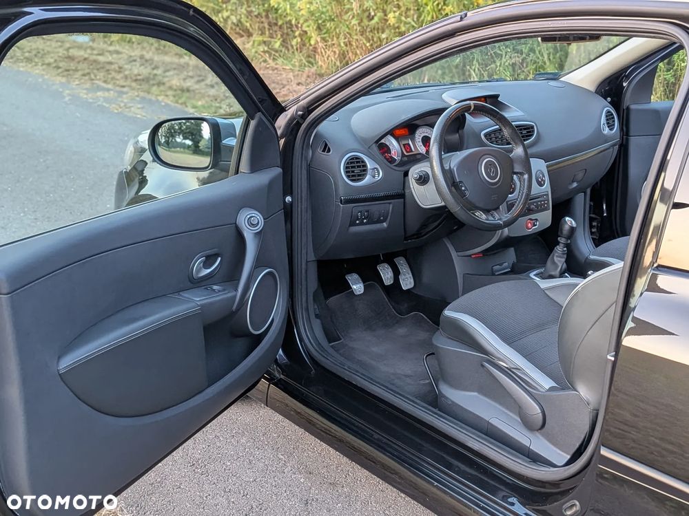 Renault Clio - 23