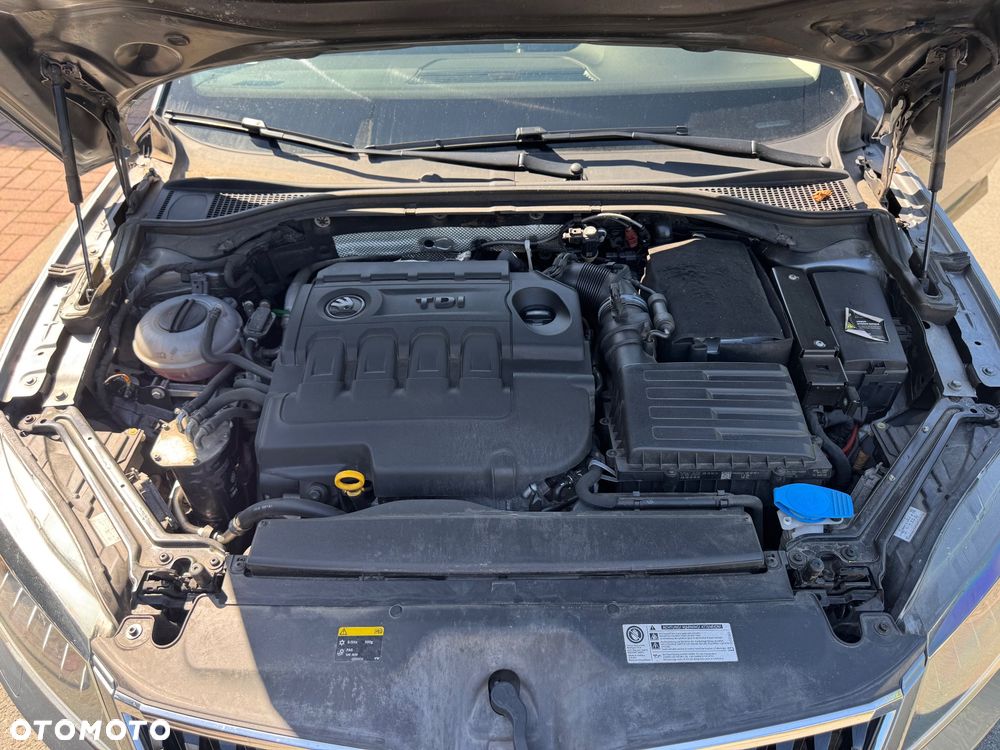 Skoda Superb 2.0 TDI Ambition - 14