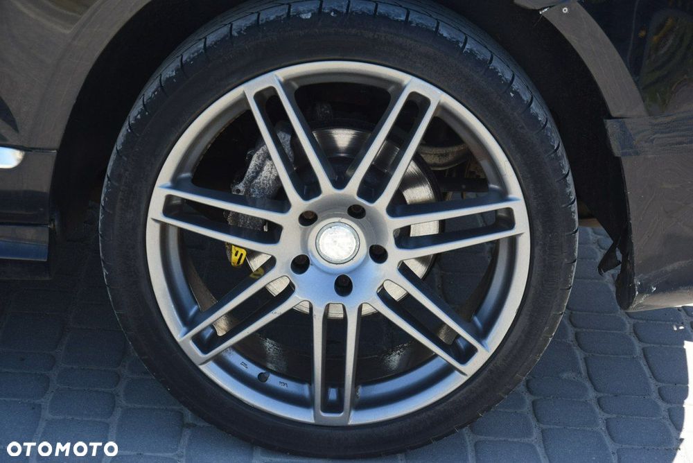 Volkswagen Touareg - 11