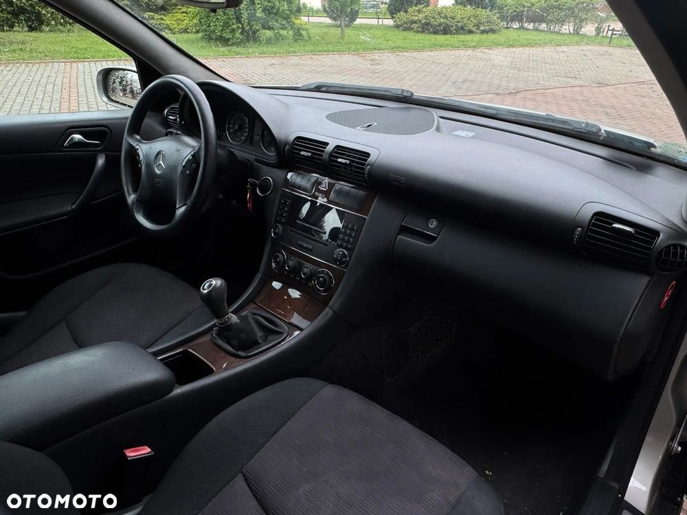Mercedes-Benz Klasa C 220 T CDI Elegance - 11