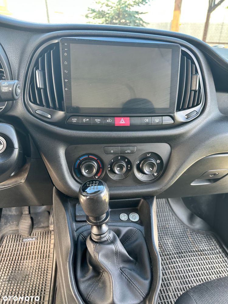 Fiat DOBLO 2.0 135km klima, hak, czujniki park, kamera, android 2015r, 6biegow - 30