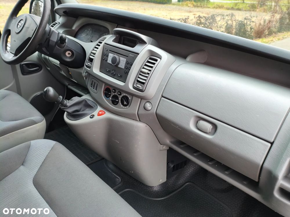 Opel Vivaro - 18