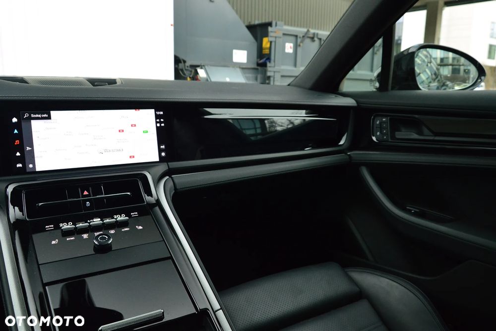 Porsche Panamera 4 - 24