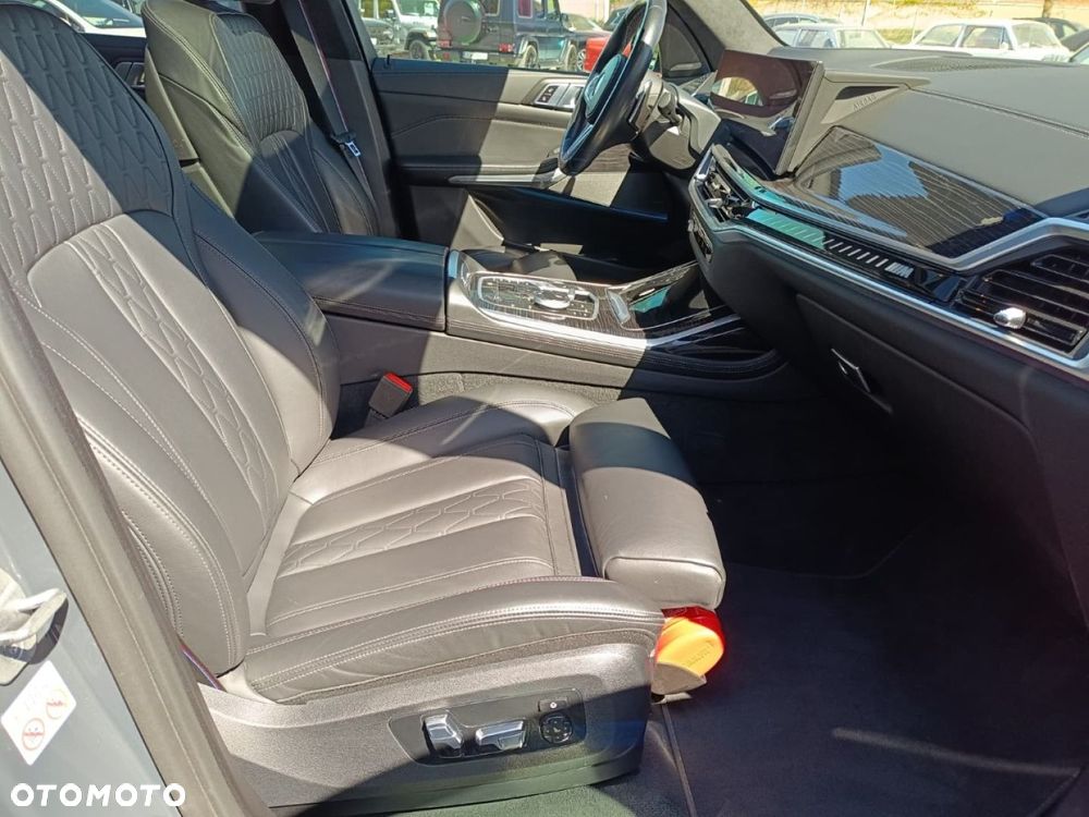 BMW X7 - 28