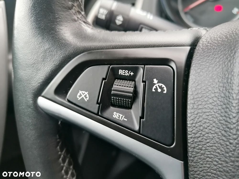 Opel Astra 1.4 Turbo 150 Jahre - 19