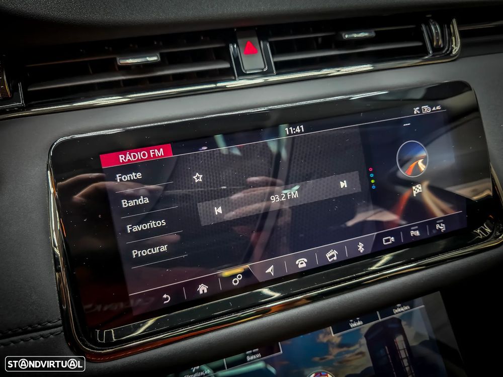 Land Rover Range Rover Evoque P300e R-Dynamic SE - 40